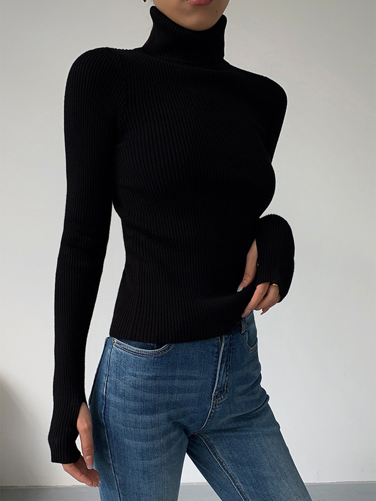 Women's Slim Knit Minimalist Turtleneck Top