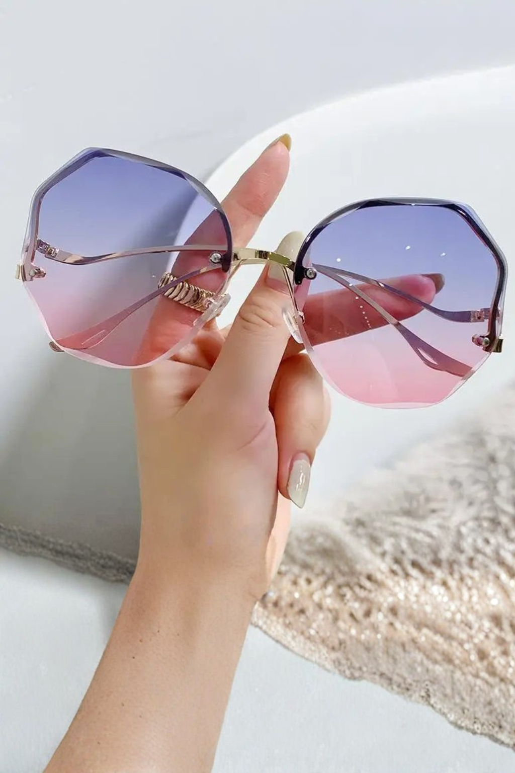 Women's Oversized Gradient Rimless Sunglasses - Summer Accessory