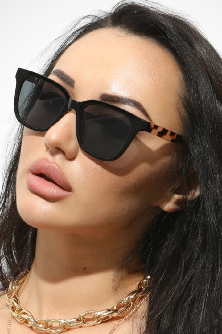 Women's Oversized Tortoiseshell Sunglasses - Summer Fashion