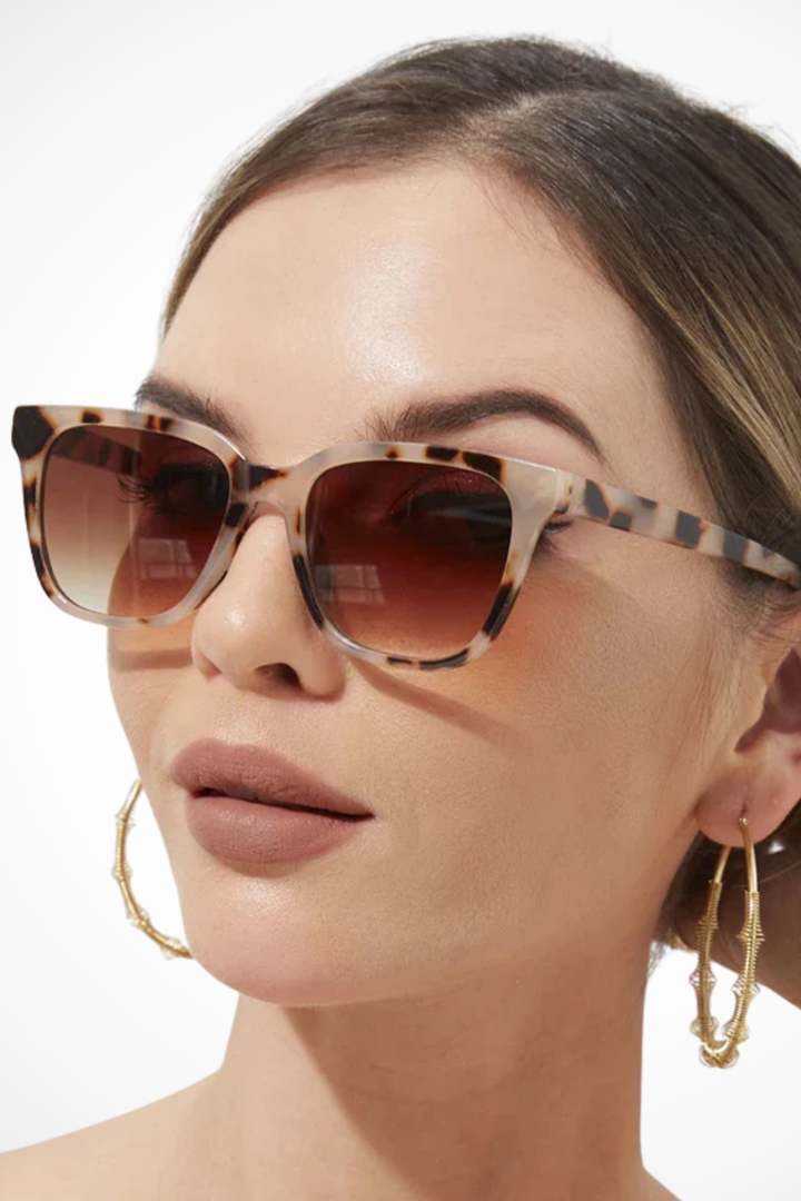 Women's Oversized Tortoiseshell Sunglasses - Summer Fashion