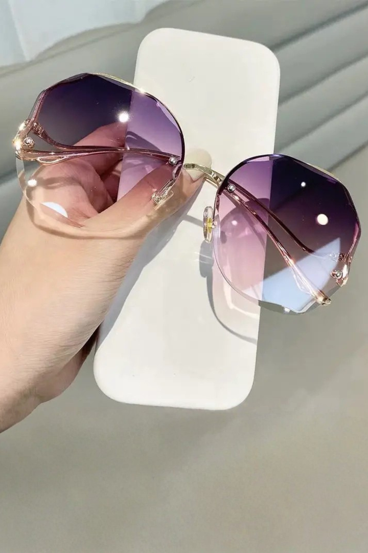 Women's Oversized Gradient Rimless Sunglasses - Summer Accessory
