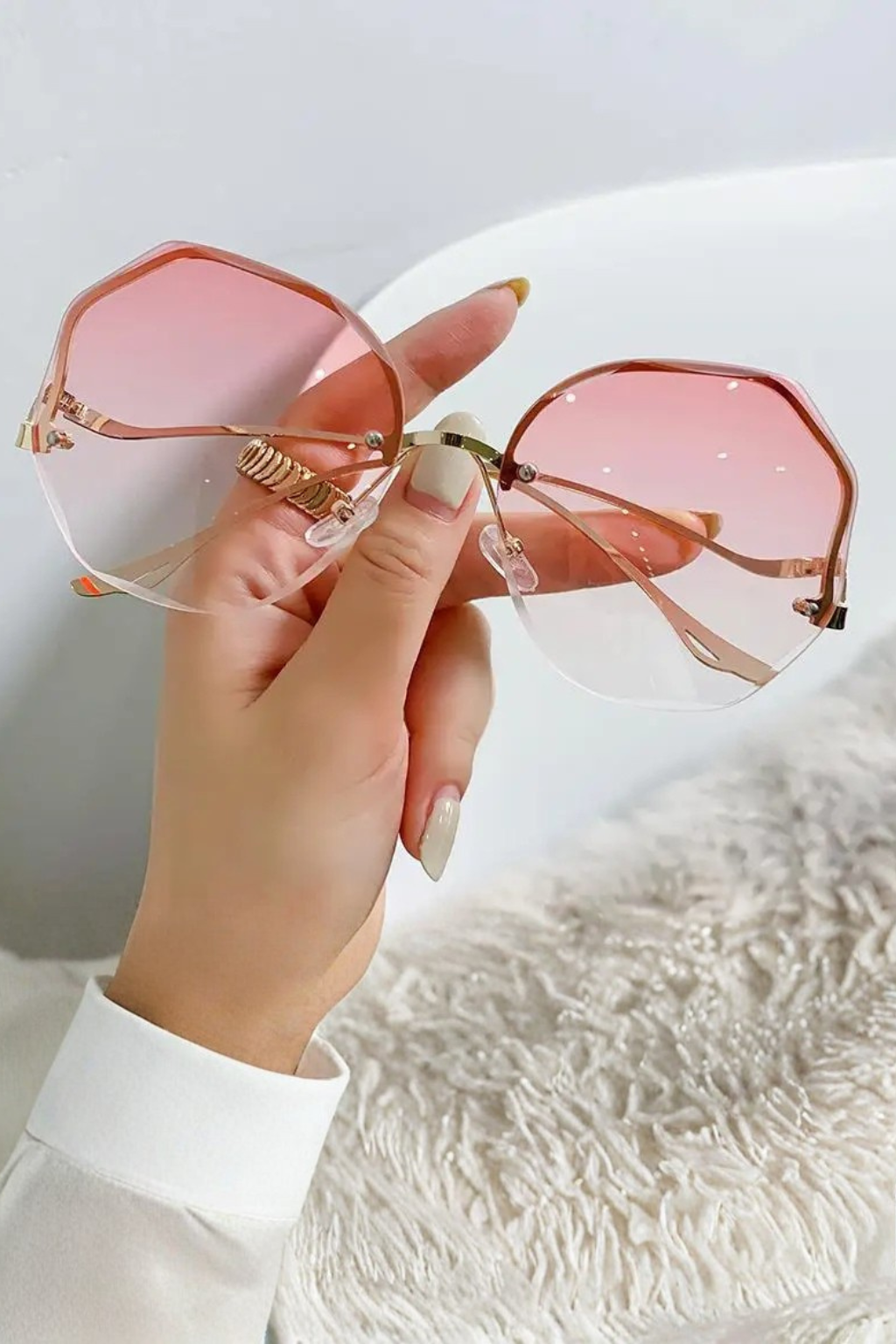 Women's Oversized Gradient Rimless Sunglasses - Summer Accessory