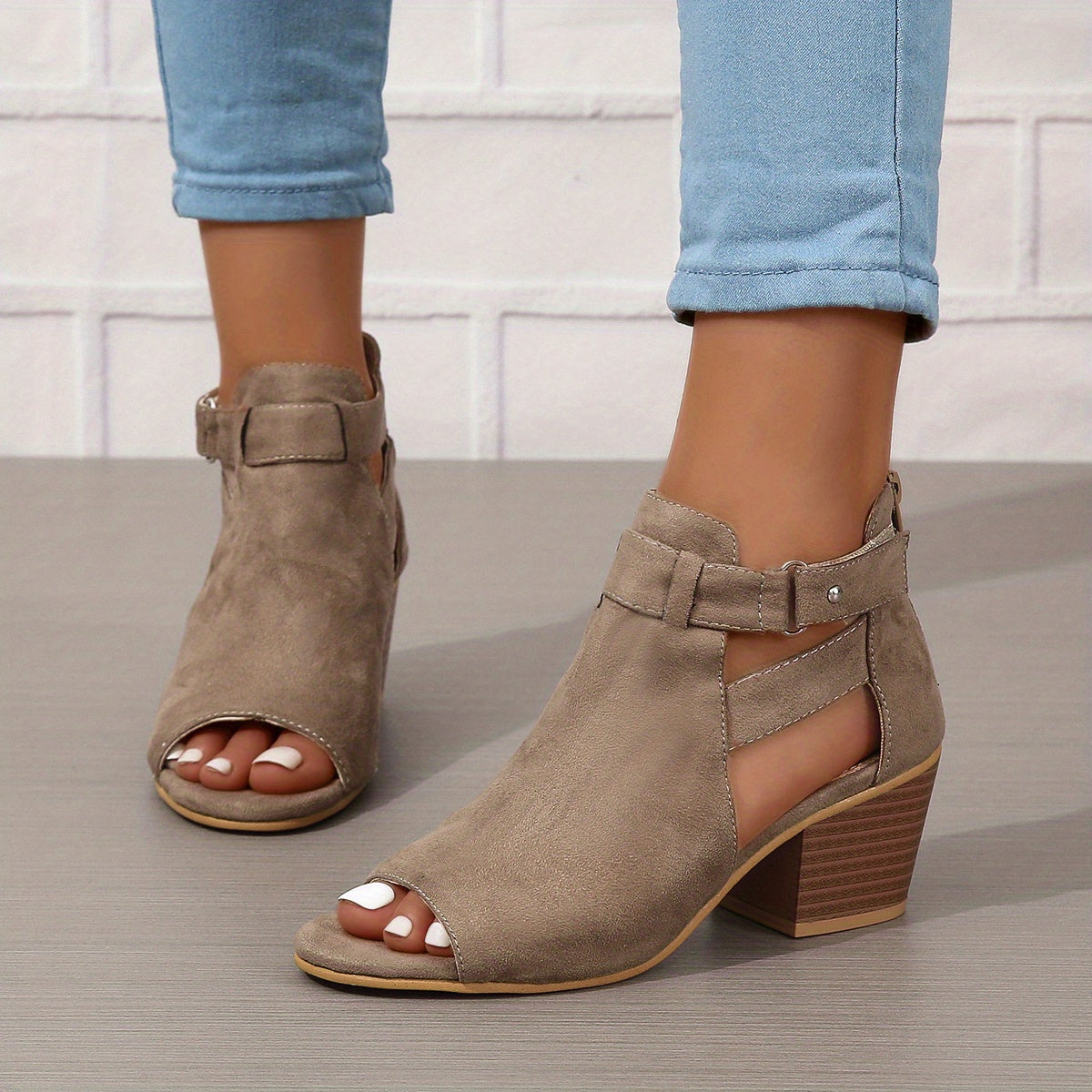 Women's Peep Toe Cutout Block Heel Sandals - Summer Casual
