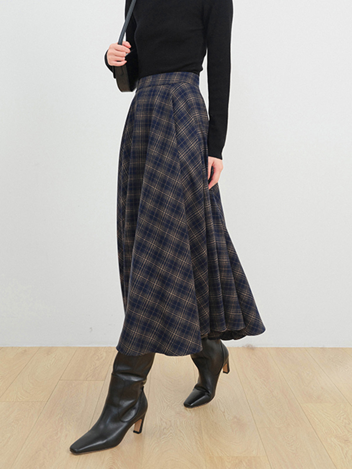 Women's Long Keep In Check Skirt