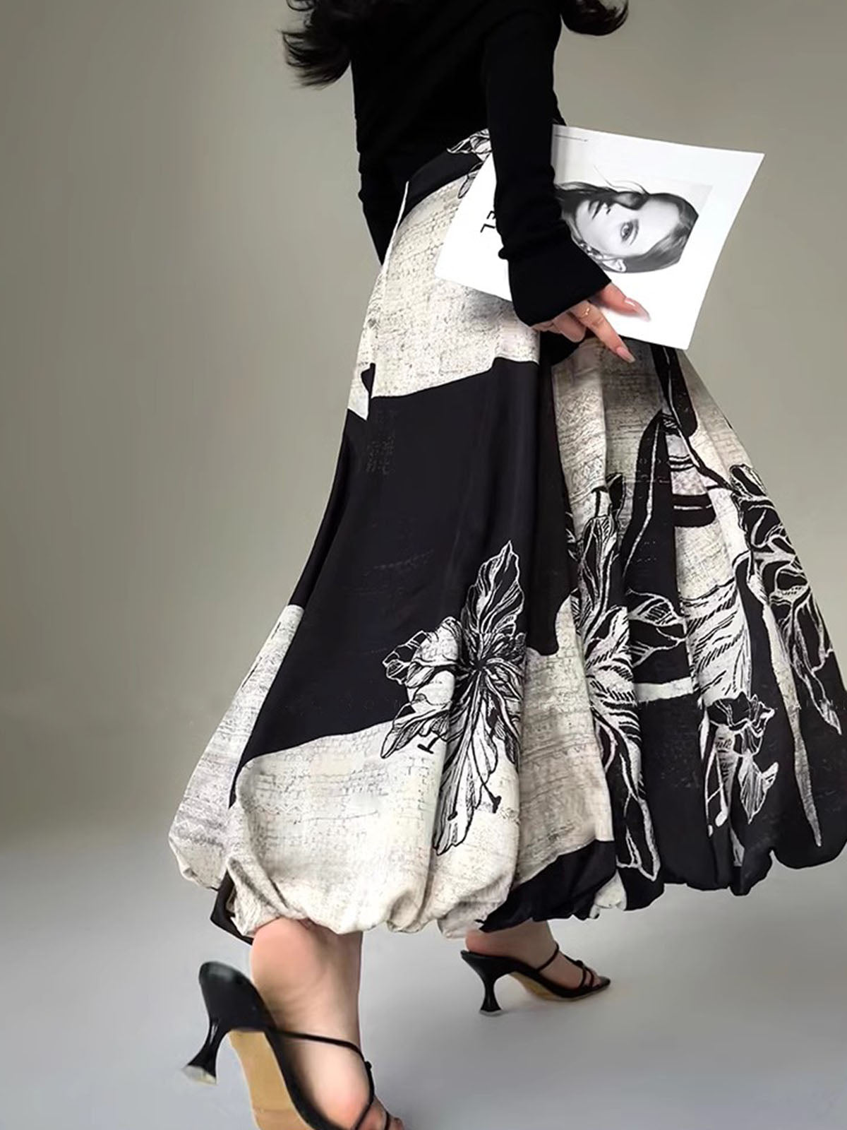 Women's Midi Skirt with Side Zipper and Bud Waist