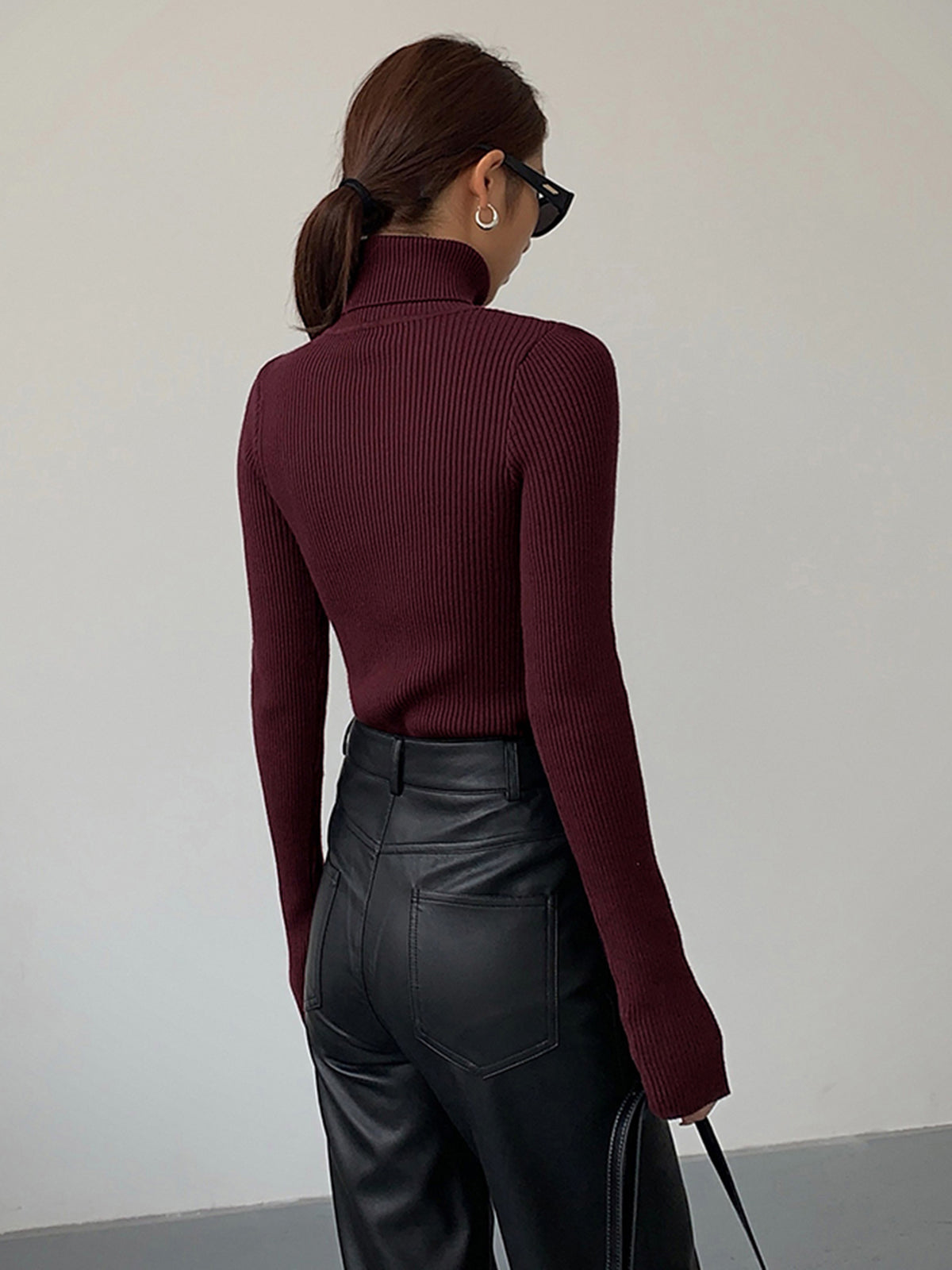 Women's Slim Knit Minimalist Turtleneck Top