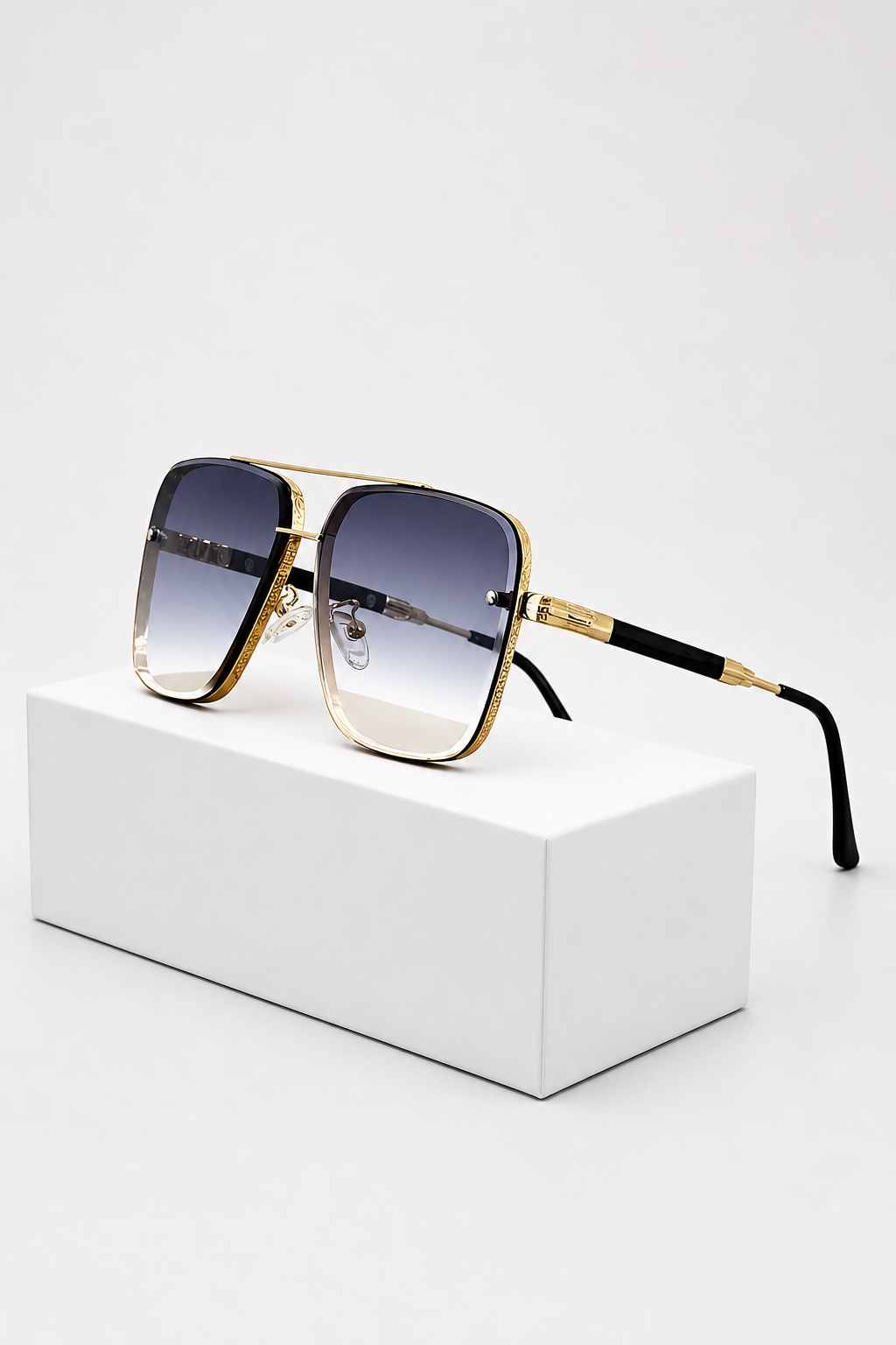 Men's Retro Gold Frame Aviator Sunglasses - UV400 Gradient Lens