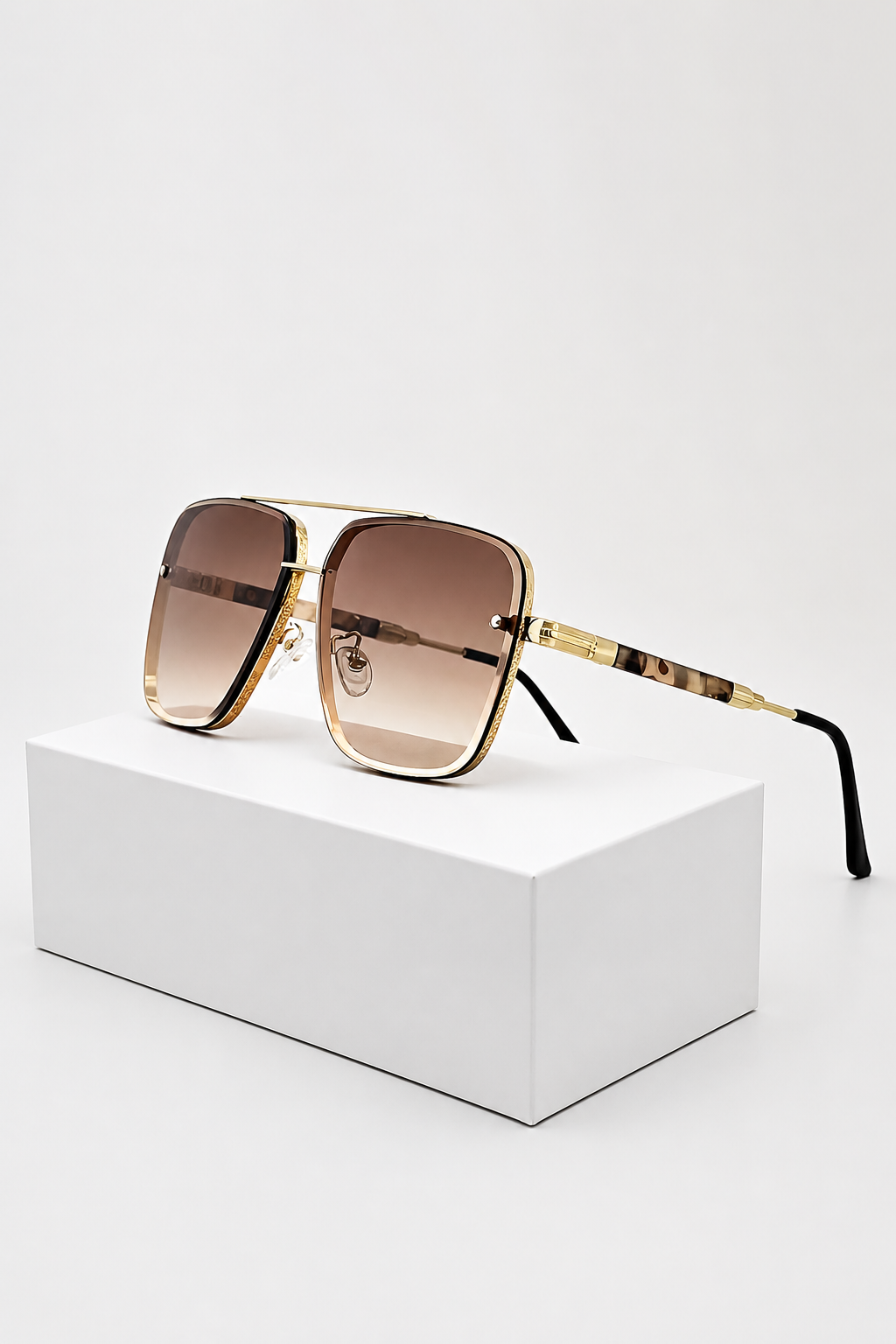 Men's Retro Gold Frame Aviator Sunglasses - UV400 Gradient Lens