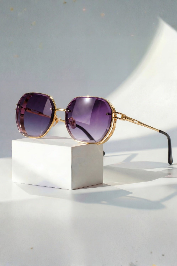 Women's Oversized Geometric Sunglasses - Amber Lens Gold Frame