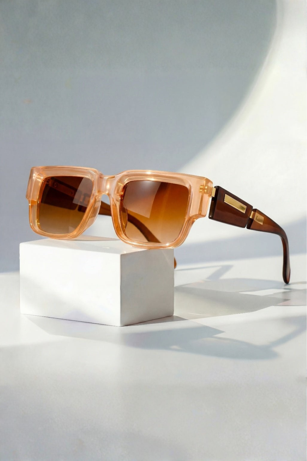 Women's Oversized Tortoiseshell Sunglasses - Casual Summer