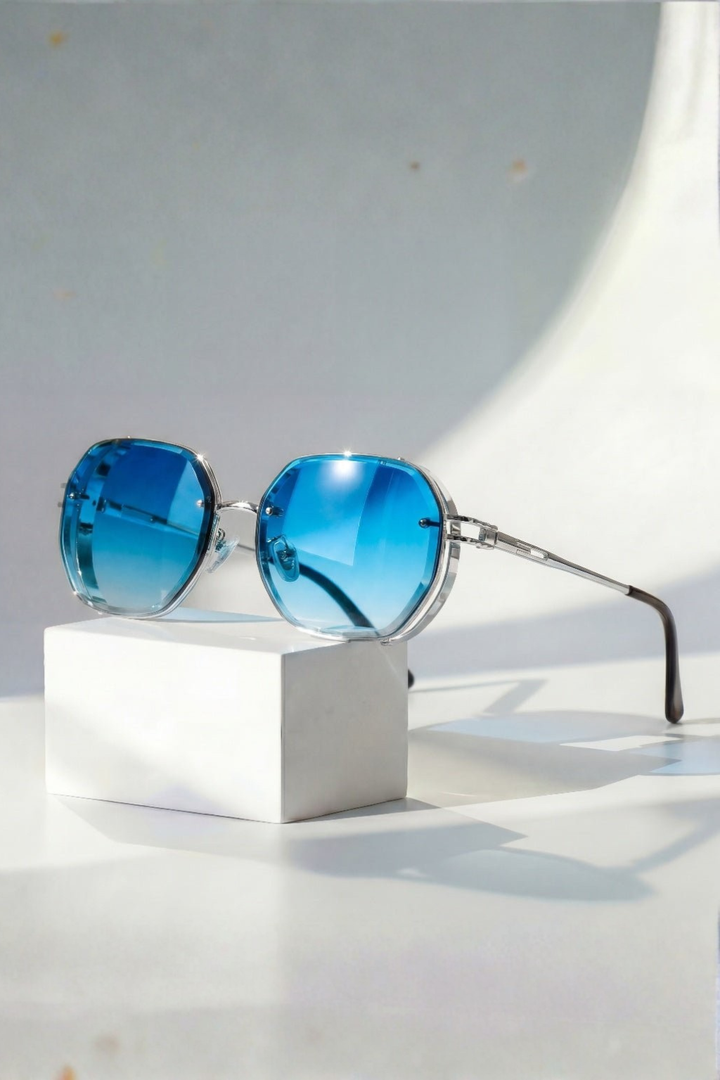 Women's Oversized Geometric Sunglasses - Amber Lens Gold Frame