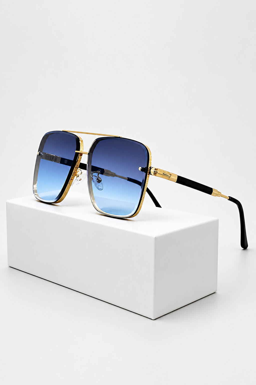 Men's Retro Gold Frame Aviator Sunglasses - UV400 Gradient Lens