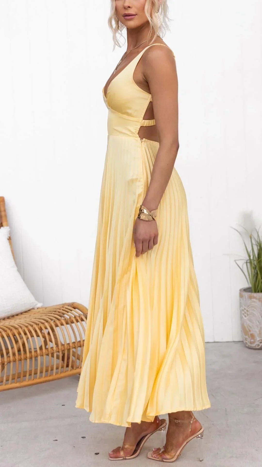 Women's Pleated Maxi Dress - Elegant Back-Strap