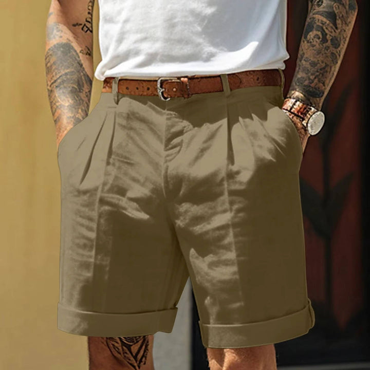 Men's Classic White Cuffed Hem Pleated Shorts
